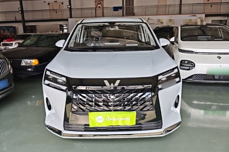 Used Wuling Starlight 730 2025 Model Plug-in Hybrid 125km Luxury Edition Front