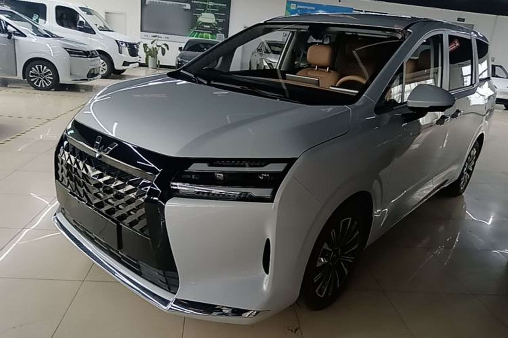 Used Wuling Starlight 730 2025 Model Plug-in Hybrid 125km Luxury Edition Front Left 45 Deg