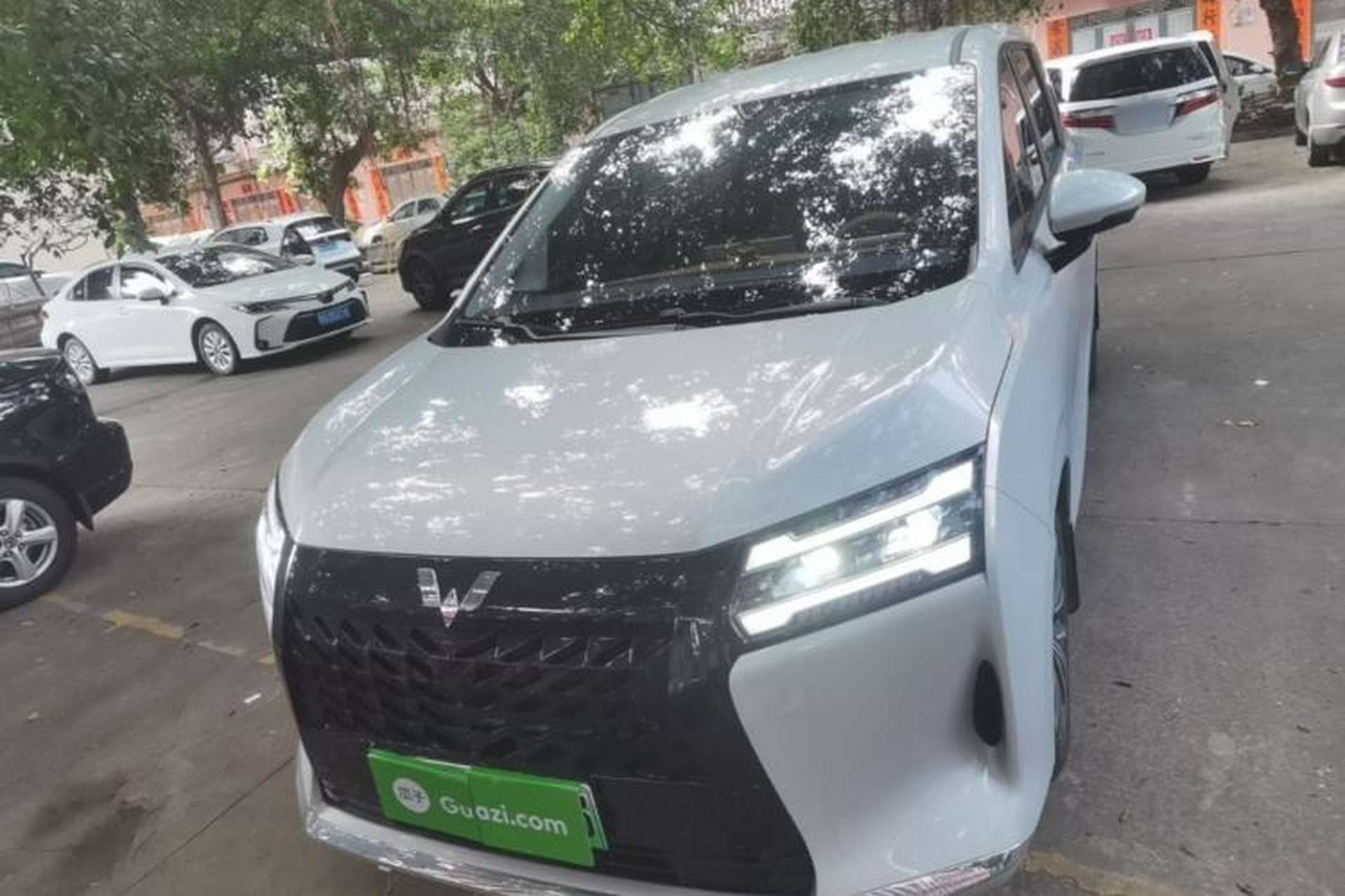 Used Wuling Starlight 730 2025 Model Plug-in Hybrid 125km Luxury Edition Front