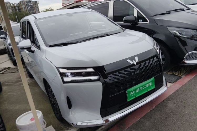 Used Wuling Starlight 730 2025 Model Plug-in Hybrid 125km Luxury Edition Front Right 45 Deg