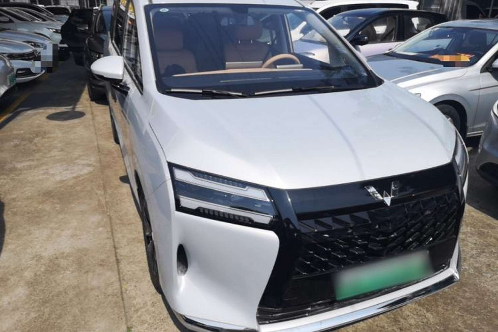 Used Wuling Starlight 730 2025 Model Plug-in Hybrid 125km Luxury Edition Front Right 45 Deg