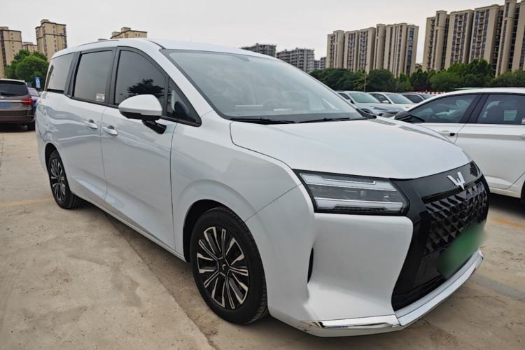 Used Wuling Starlight 730 2025 Model Plug-in Hybrid 125km Luxury Edition Front Right 45 Deg