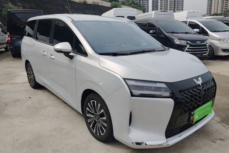Used Wuling Starlight 730 2025 Model Plug-in Hybrid 125km Luxury Edition Front Right 45 Deg