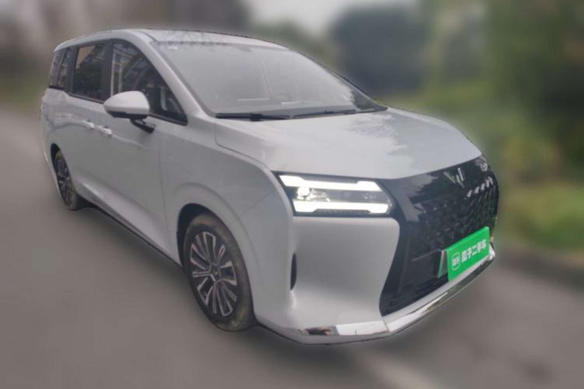 Used Wuling Starlight 730 2025 Model Plug-in Hybrid 125km Luxury Edition Front Right 45 Deg