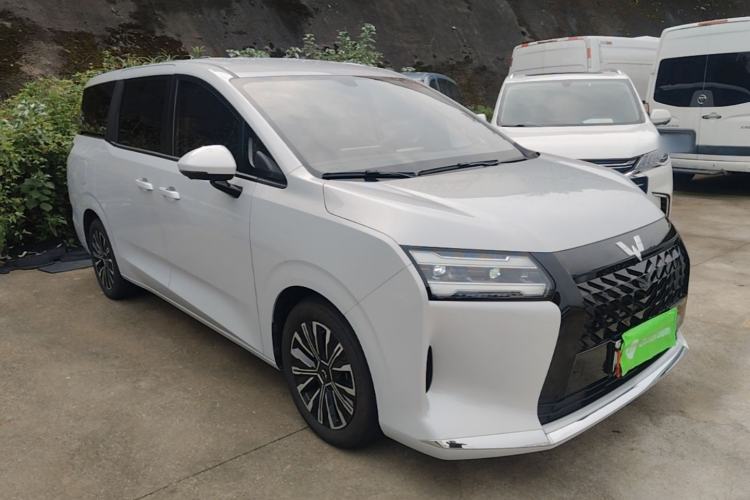Used Wuling Starlight 730 2025 Model Plug-in Hybrid 125km Luxury Edition Front Right 45 Deg
