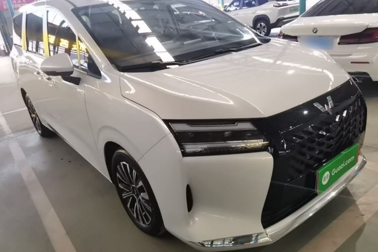 Used Wuling Starlight 730 2025 Model Plug-in Hybrid 125km Luxury Edition Front Right 45 Deg