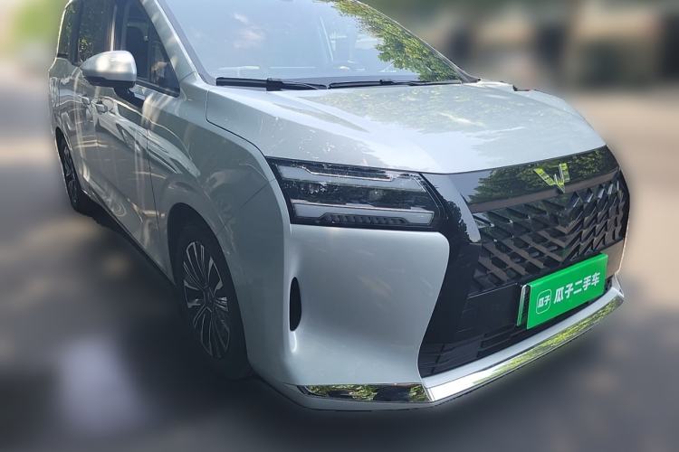 Used Wuling Starlight 730 2025 Model Plug-in Hybrid 125km Luxury Edition Front Right 45 Deg