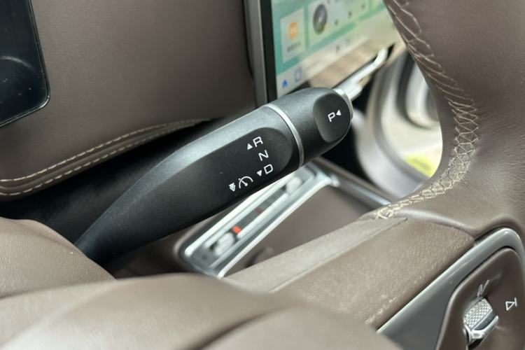 Used Wuling Starlight 730 2025 Model Pure Electric 500km Luxury Edition Gear Lever