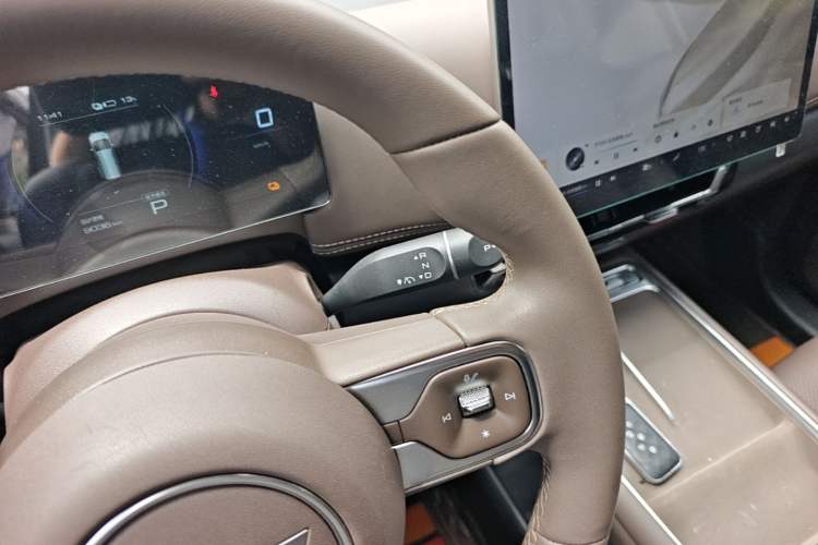 Used Wuling Starlight 730 2025 Model Pure Electric 500km Luxury Edition Gear Lever