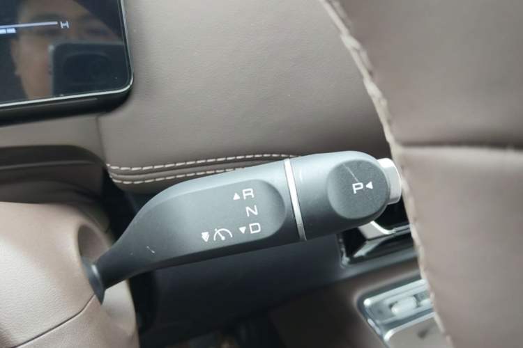 Used Wuling Starlight 730 2025 Model Plug-in Hybrid 125km Luxury Edition Gear Lever