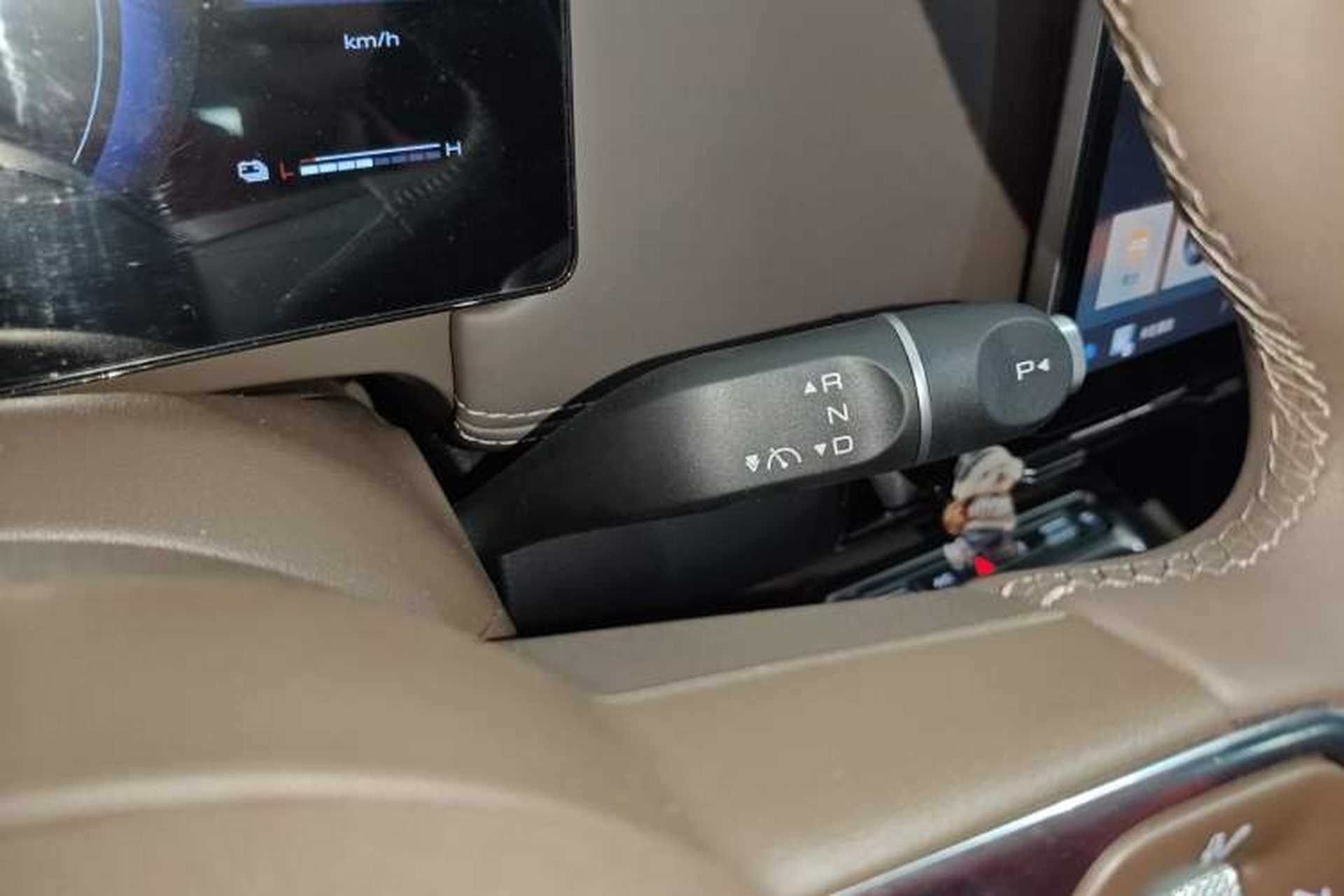 Used Wuling Starlight 730 2025 Model Plug-in Hybrid 125km Luxury Edition Gear Lever