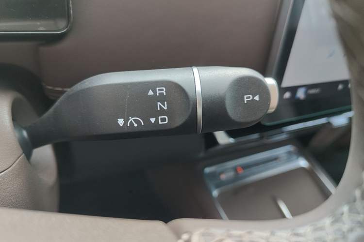 Used Wuling Starlight 730 2025 Model Pure Electric 500km Luxury Edition Gear Lever