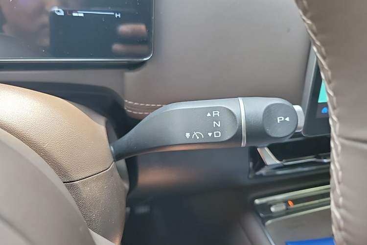 Used Wuling Starlight 730 2025 Model Plug-in Hybrid 125km Luxury Edition Gear Lever