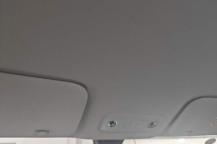 Used Wuling Starlight 730 2025 Model Plug-in Hybrid 125km Luxury Edition Headliner