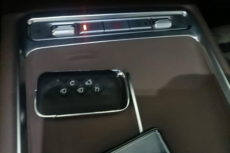 Used Wuling Starlight 730 2025 Model Plug-in Hybrid 125km Luxury Edition Interior 1