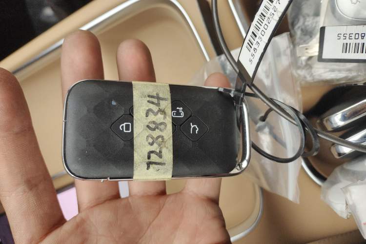 Used Wuling Starlight 730 2025 Model Plug-in Hybrid 125km Luxury Edition Interior 1