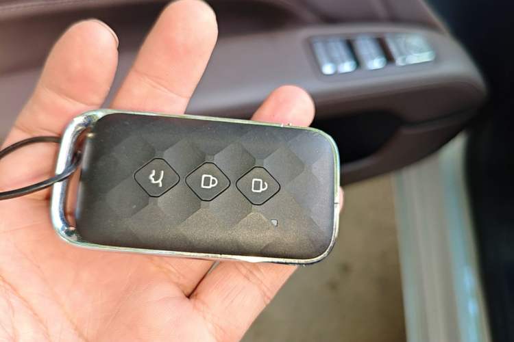 Used Wuling Starlight 730 2025 Model Plug-in Hybrid 125km Luxury Edition Interior 1