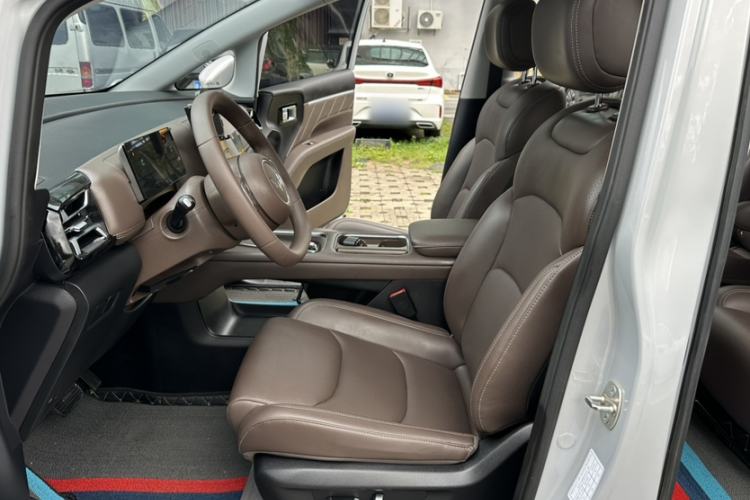 Used Wuling Starlight 730 2025 Model Pure Electric 500km Luxury Edition Interior 9