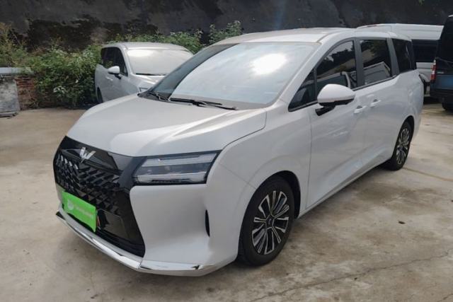 Used Wuling Starlight 730 2025 Model Plug-in Hybrid 125km Luxury Edition