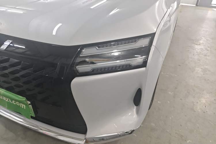Used Wuling Starlight 730 2025 Model Plug-in Hybrid 125km Luxury Edition Left Front Headlight