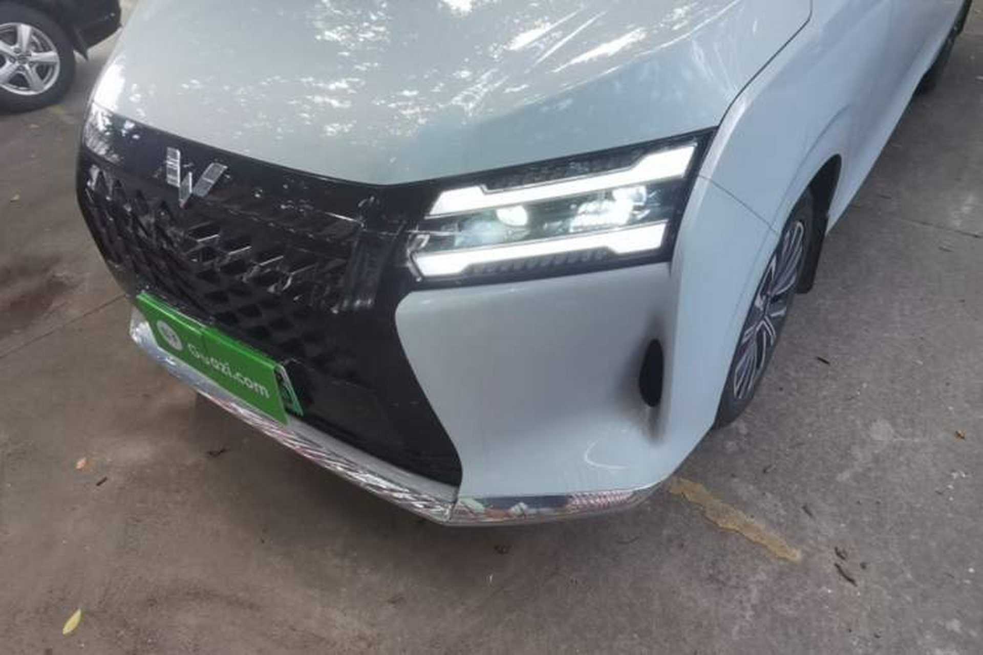 Used Wuling Starlight 730 2025 Model Plug-in Hybrid 125km Luxury Edition Left Front Headlight