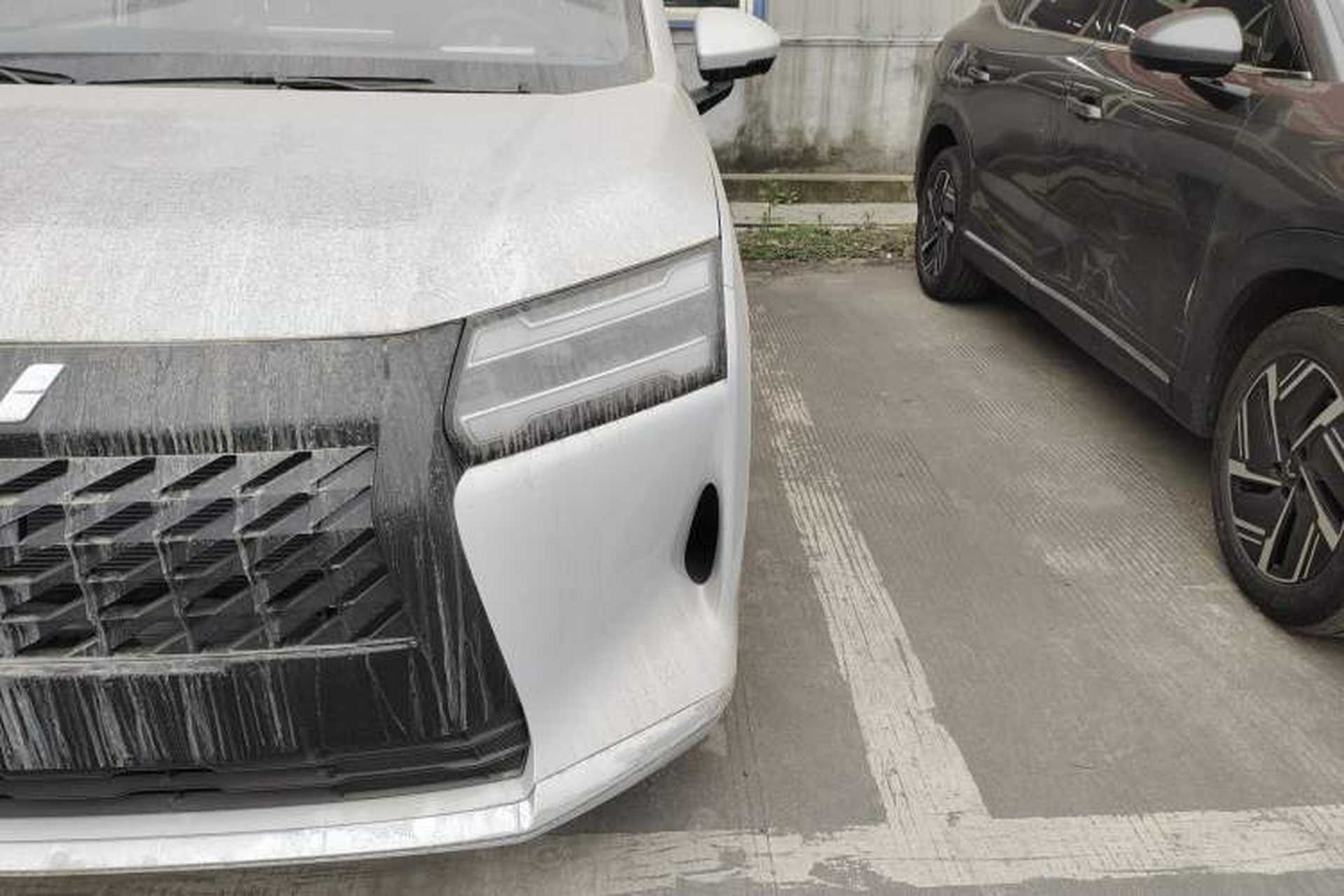 Used Wuling Starlight 730 2025 Model Plug-in Hybrid 125km Luxury Edition Left Front Headlight