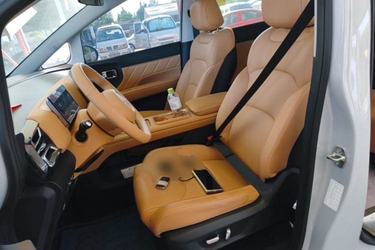 Used Wuling Starlight 730 2025 Model Plug-in Hybrid 125km Luxury Edition Left Front Seat