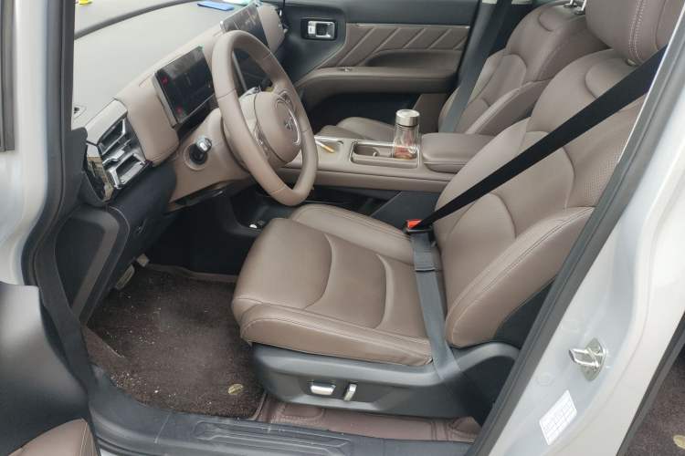 Used Wuling Starlight 730 2025 Model Plug-in Hybrid 125km Luxury Edition Left Front Seat
