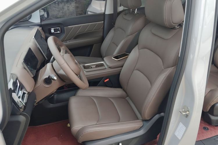 Used Wuling Starlight 730 2025 Model Plug-in Hybrid 125km Luxury Edition Left Front Seat