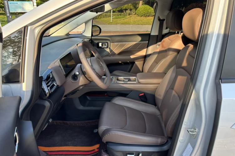Used Wuling Starlight 730 2025 Model Pure Electric 500km Luxury Edition Left Front Seat