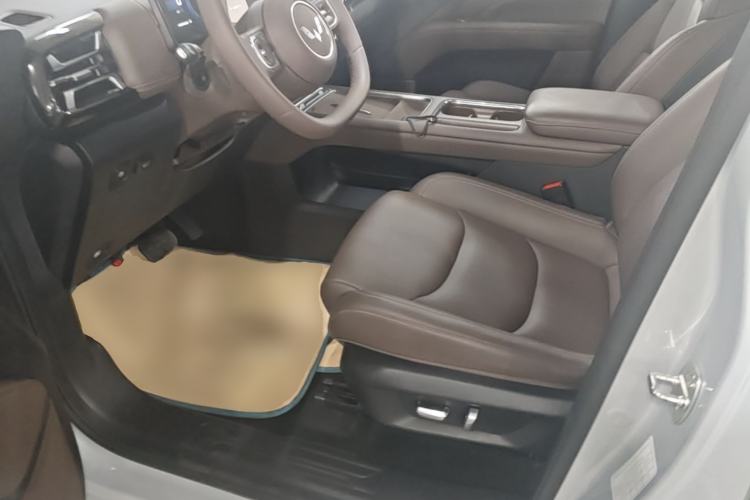 Used Wuling Starlight 730 2025 Model Plug-in Hybrid 125km Luxury Edition Left Front Seat