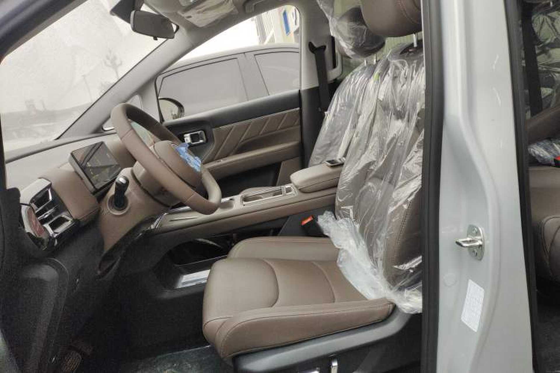 Used Wuling Starlight 730 2025 Model Plug-in Hybrid 125km Luxury Edition Left Front Seat