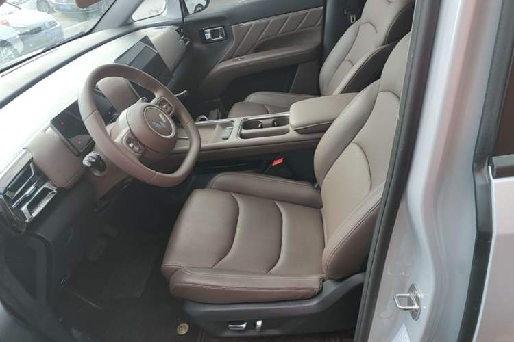 Used Wuling Starlight 730 2025 Model Pure Electric 500km Luxury Edition Left Front Seat