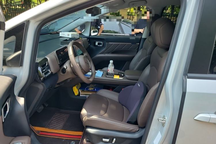 Used Wuling Starlight 730 2025 Model Plug-in Hybrid 125km Luxury Edition Left Front Seat