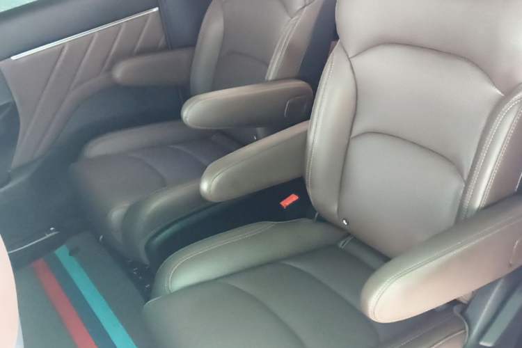 Used Wuling Starlight 730 2025 Model Pure Electric 500km Luxury Edition Left Rear Seat
