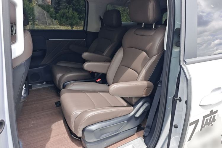 Used Wuling Starlight 730 2025 Model Pure Electric 500km Luxury Edition Left Rear Seat