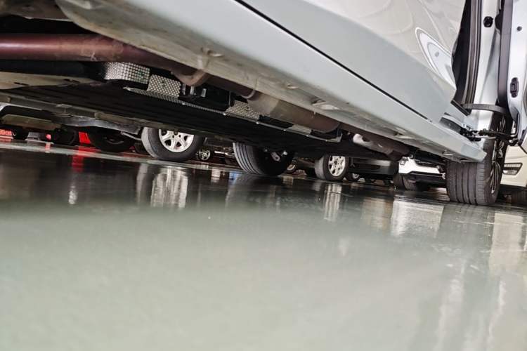 Used Wuling Starlight 730 2025 Model Plug-in Hybrid 125km Luxury Edition Left Side Sill