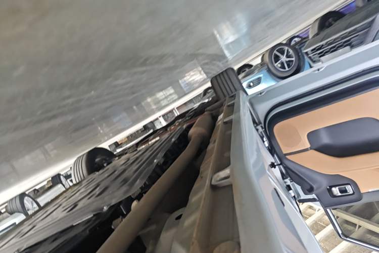 Used Wuling Starlight 730 2025 Model Plug-in Hybrid 125km Luxury Edition Left Side Sill