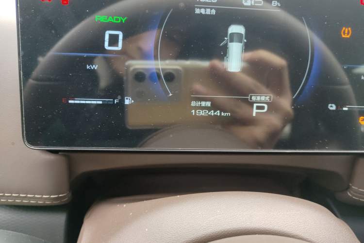 Used Wuling Starlight 730 2025 Model Plug-in Hybrid 125km Luxury Edition Odometer Close Up