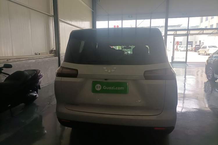 Used Wuling Starlight 730 2025 Model Plug-in Hybrid 125km Luxury Edition Rear