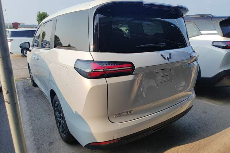Used Wuling Starlight 730 2025 Model Plug-in Hybrid 125km Luxury Edition Rear Left 45 Deg