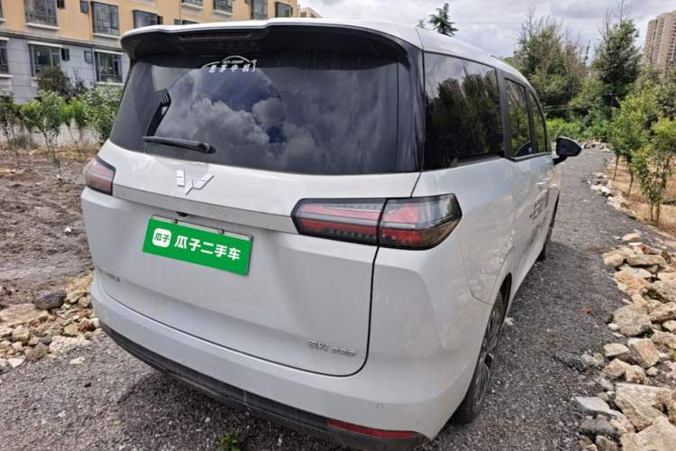 Used Wuling Starlight 730 2025 Model Pure Electric 500km Luxury Edition Rear Right 45 Deg