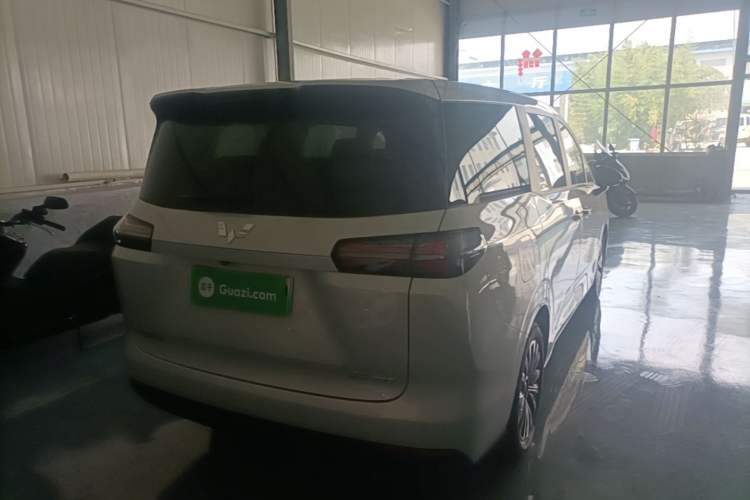 Used Wuling Starlight 730 2025 Model Plug-in Hybrid 125km Luxury Edition Rear Right 45 Deg