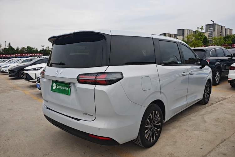 Used Wuling Starlight 730 2025 Model Plug-in Hybrid 125km Luxury Edition Rear Right 45 Deg