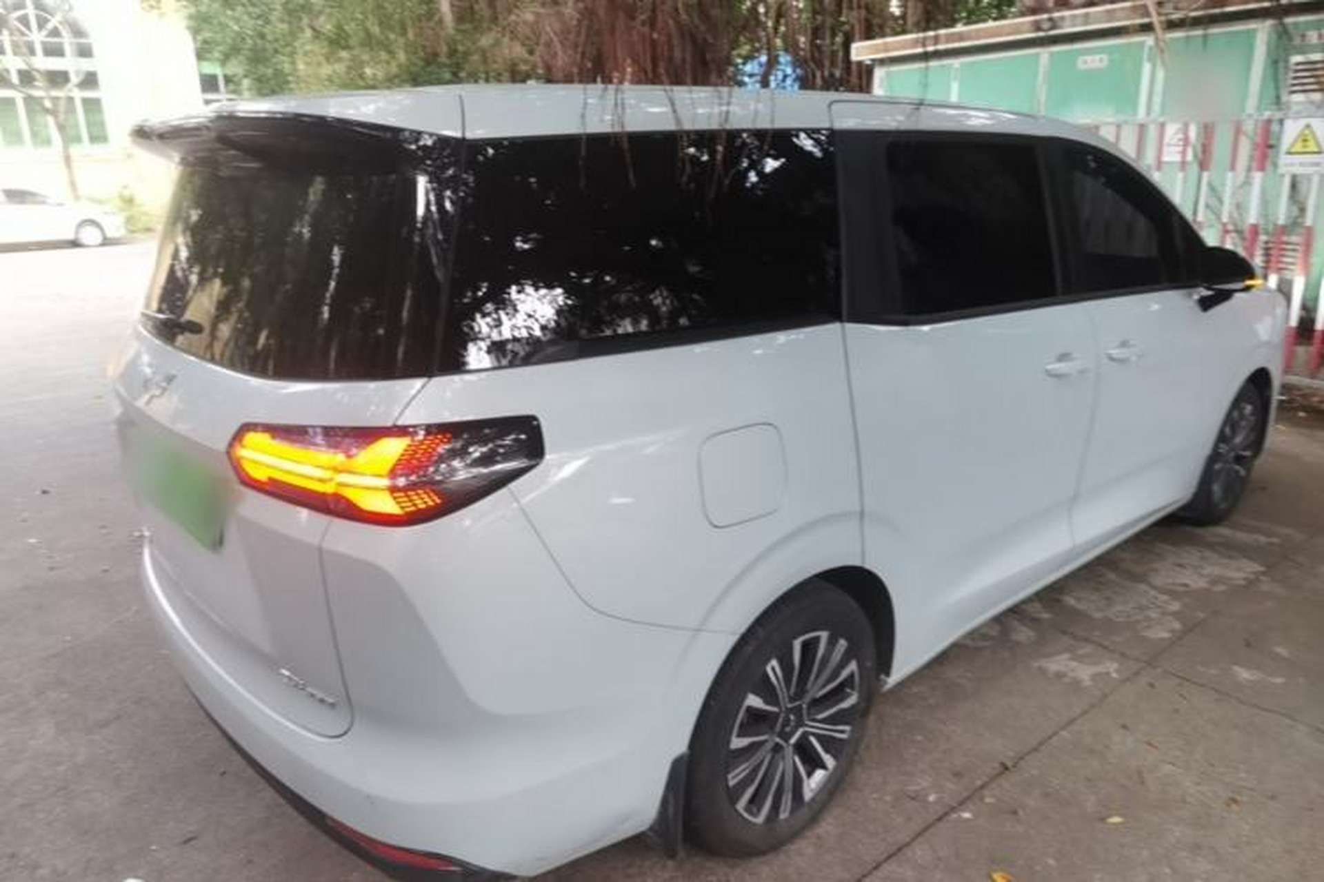 Used Wuling Starlight 730 2025 Model Plug-in Hybrid 125km Luxury Edition Rear Right 45 Deg