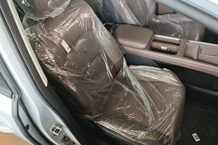 Used Wuling Starlight 730 2025 Model Pure Electric 500km Luxury Edition Right Front Seat