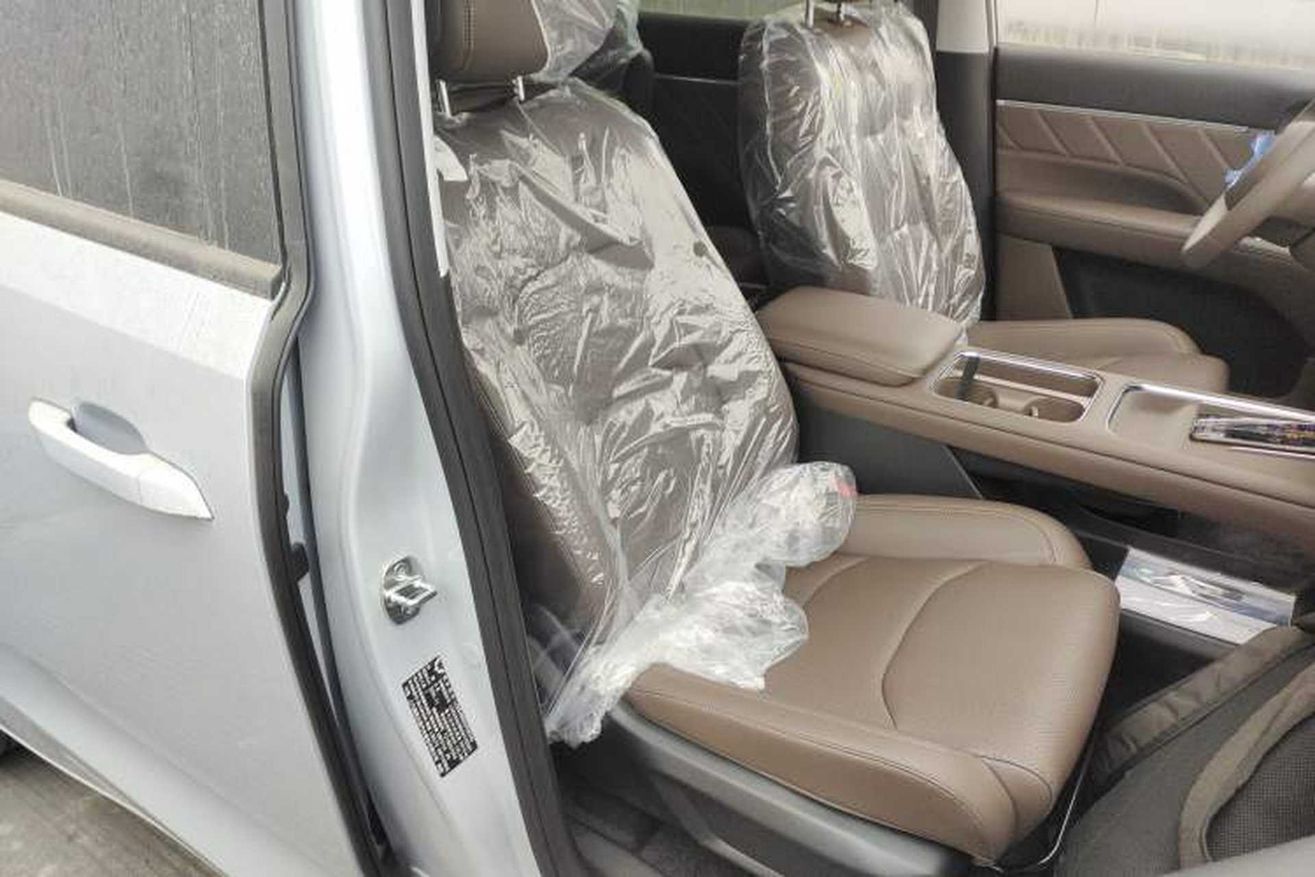 Used Wuling Starlight 730 2025 Model Plug-in Hybrid 125km Luxury Edition Right Front Seat