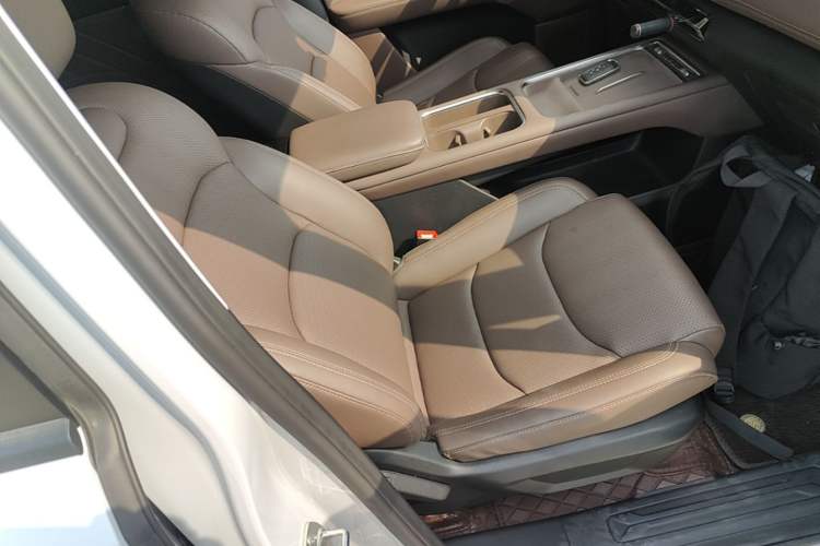 Used Wuling Starlight 730 2025 Model Pure Electric 500km Luxury Edition Right Front Seat