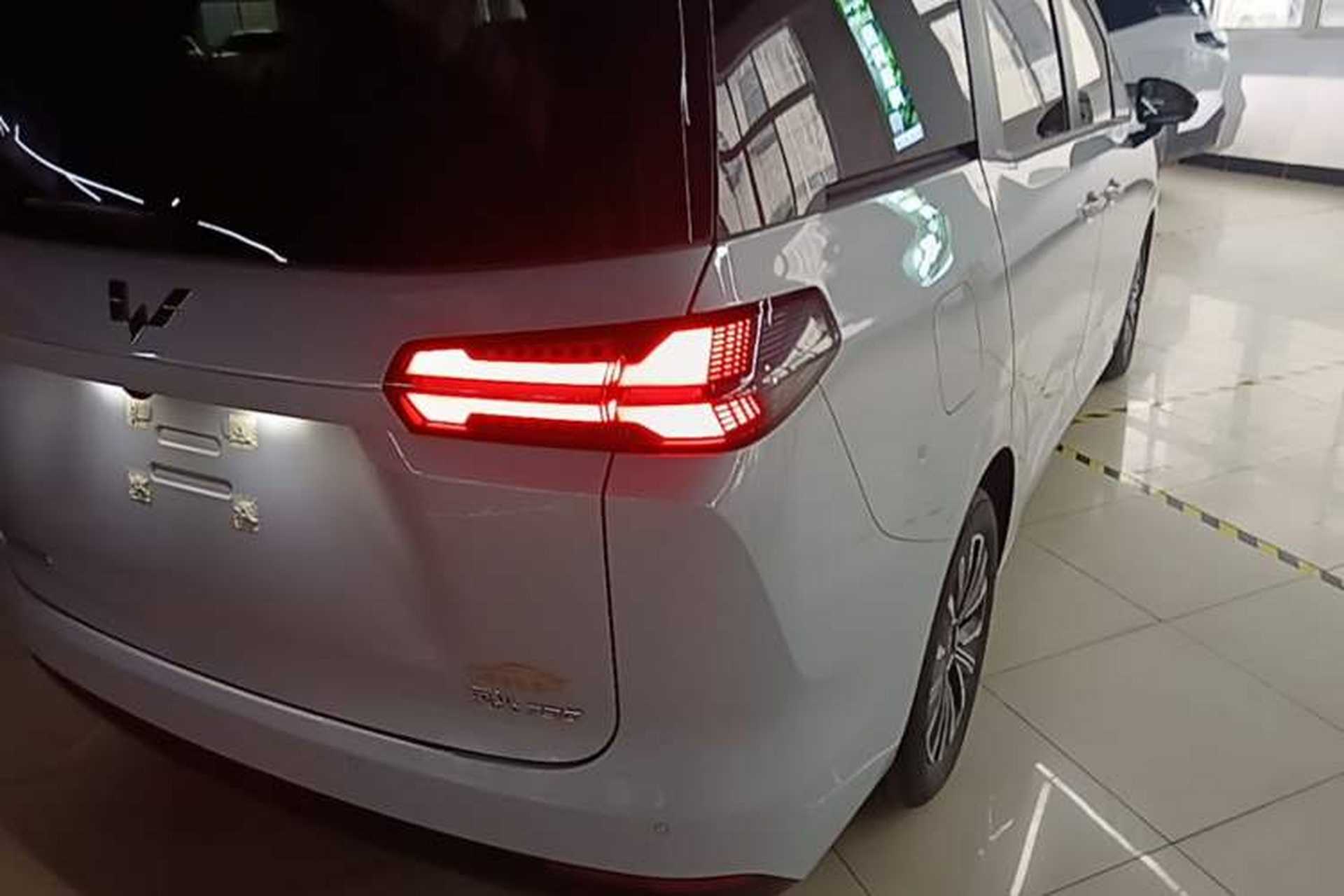 Used Wuling Starlight 730 2025 Model Plug-in Hybrid 125km Luxury Edition Right Rear Taillight
