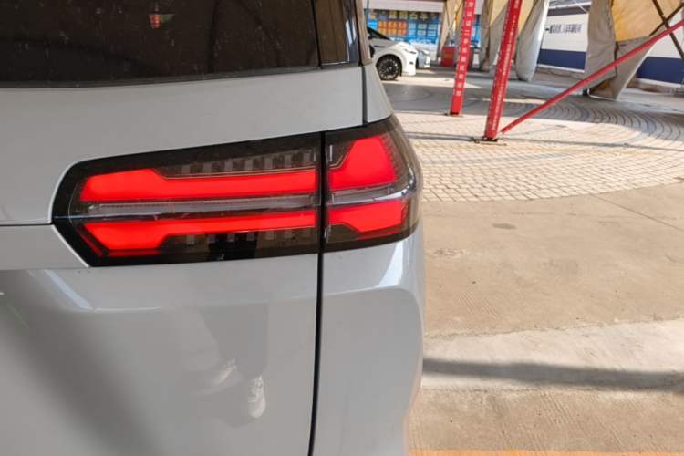 Used Wuling Starlight 730 2025 Model Plug-in Hybrid 125km Luxury Edition Right Rear Taillight